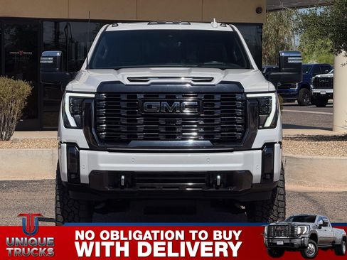 Used 2024 GMC Sierra 2500 Denali Ultimate AWD/4WD image 2