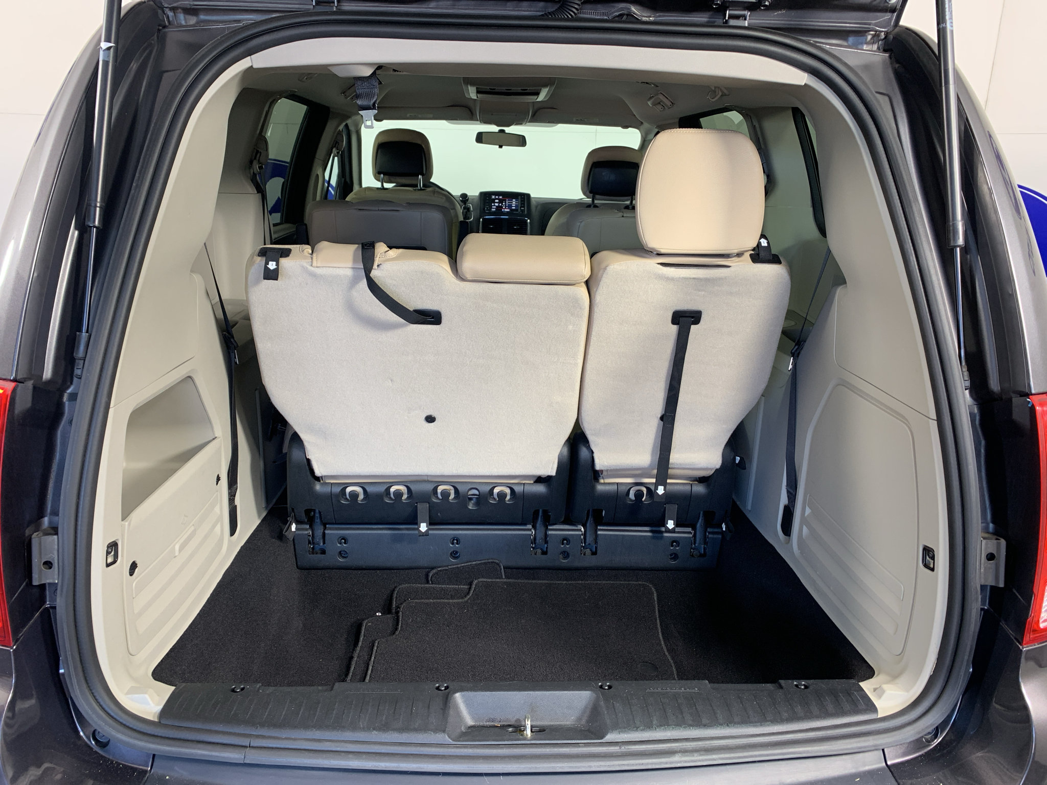 Used 2016 Dodge Grand Caravan SE w/ Quick Order Package 29E SE FWD image 27