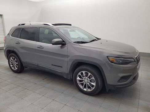 Used 2019 Jeep Cherokee Latitude Plus image 11