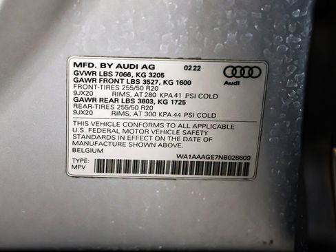 Used 2022 Audi e-tron Premium image 24