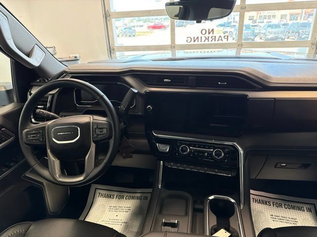 Used 2025 GMC Sierra 3500 Denali w/ Denali Reserve Package AWD/4WD image 23