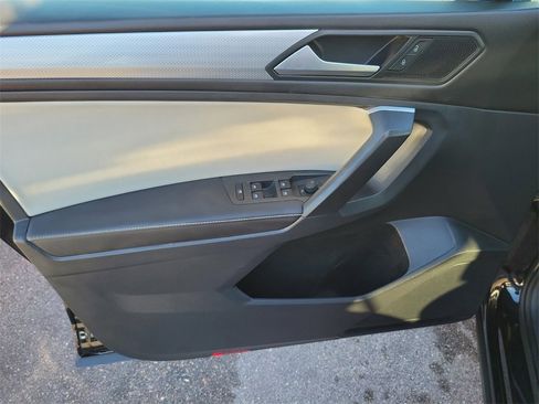 Used 2024 Volkswagen Tiguan S image 15