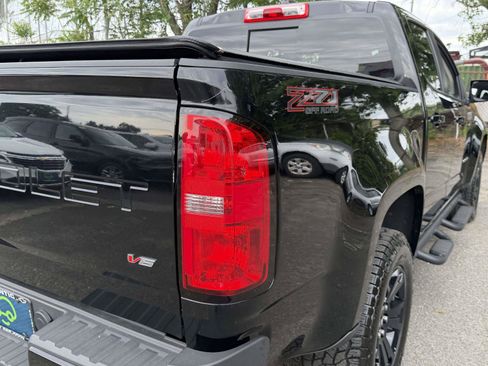 Used 2022 Chevrolet Colorado Z71 AWD/4WD image 8