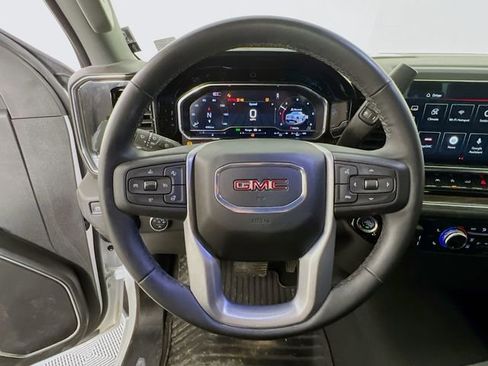 Used 2025 GMC Sierra 1500 Elevation image 11