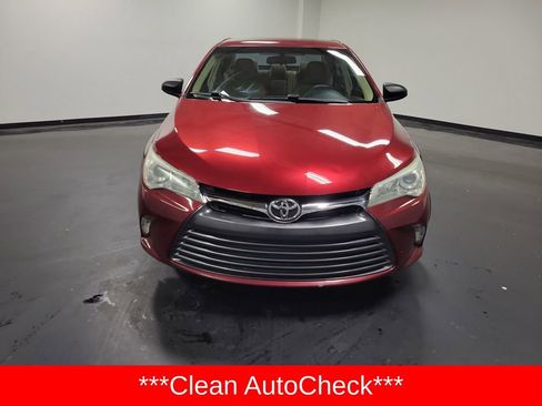 Used 2016 Toyota Camry LE FWD image 2