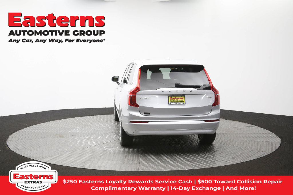 Used 2022 Volvo XC90 T5 Momentum AWD/4WD image 38