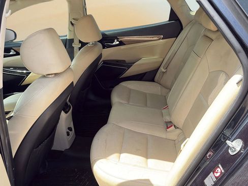 Used 2017 Kia Cadenza Premium FWD image 27