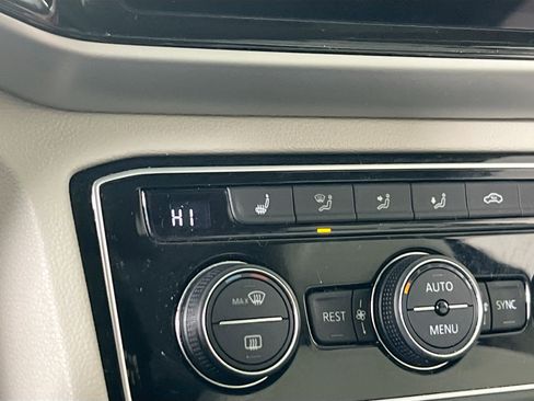 Used 2023 Volkswagen Atlas SE image 19