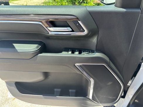 Used 2023 Chevrolet Silverado 1500 RST AWD/4WD image 39