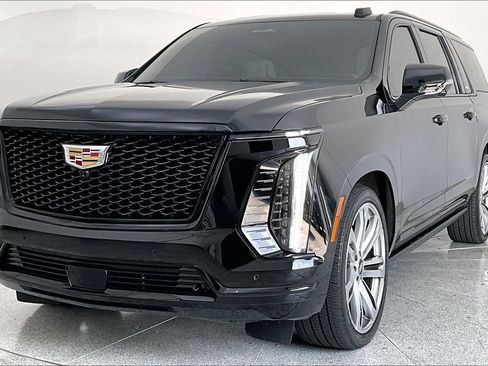 Used 2025 Cadillac Escalade ESV Sport Platinum AWD/4WD image 14
