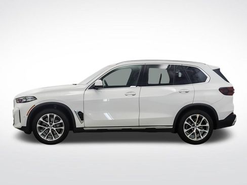Used 2024 BMW X5 xDrive40i AWD/4WD image 2