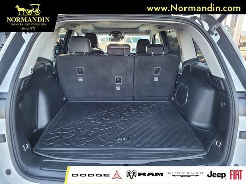 Used 2023 Jeep Grand Cherokee 30th Anniversary AWD/4WD image 19