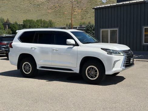 Used 2019 Lexus LX 570 4WD w/ Luxury Package image 7