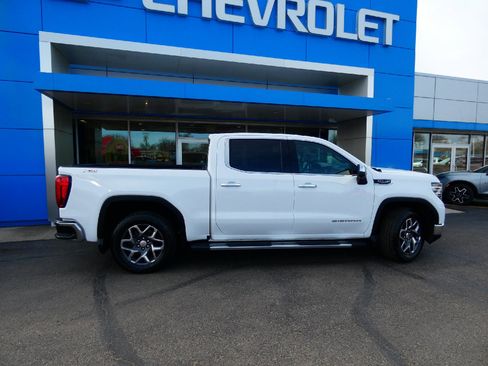 Used 2023 GMC Sierra 1500 SLT w/ SLT Premium Plus Package image 2