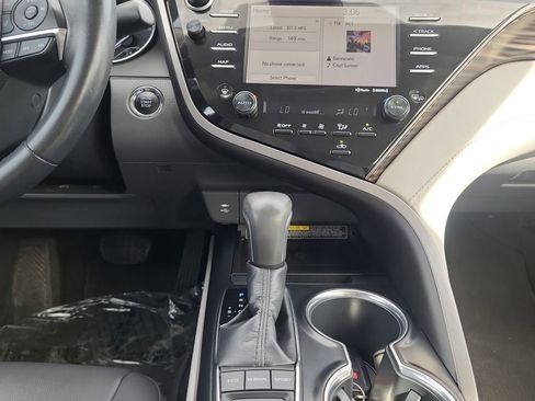 Used 2019 Toyota Camry XLE w/ Carpet Mat Package FWD image 11