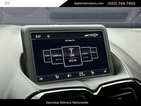 Used 2020 Aston Martin V8 Vantage Coupe image 26