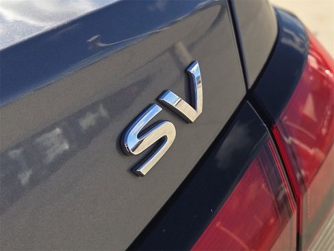 Used 2021 Nissan Versa SV image 13