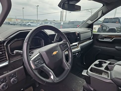 Used 2023 Chevrolet Silverado 1500 LT AWD/4WD image 12