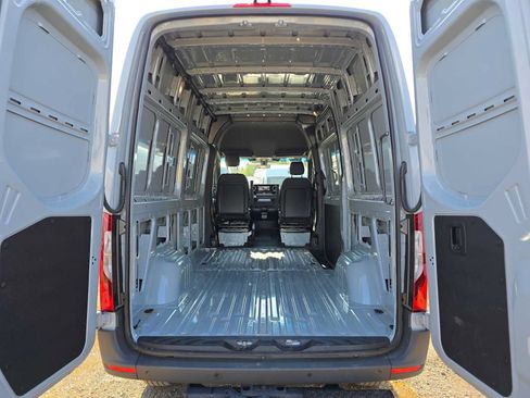 Used 2026 Mercedes-Benz Sprinter 2500 image 19