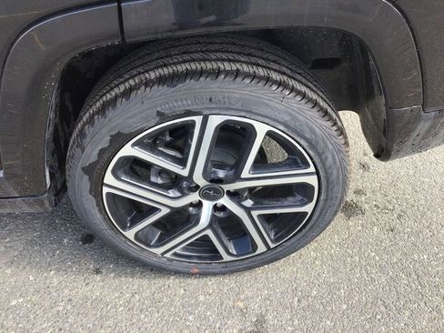 New 2025 Jeep Compass Limited w/ Elite Group image 10