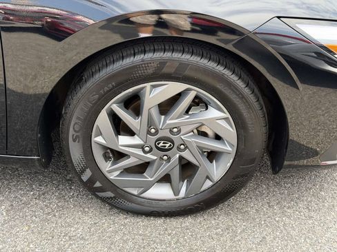 Certified 2024 Hyundai Elantra SEL FWD image 9