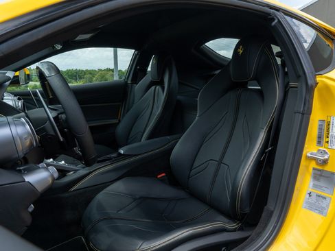 Used 2019 Ferrari 812 Superfast RWD image 32