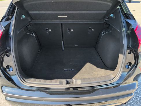 Used 2021 Nissan Kicks SR w/ SR Premium Package FWD image 5