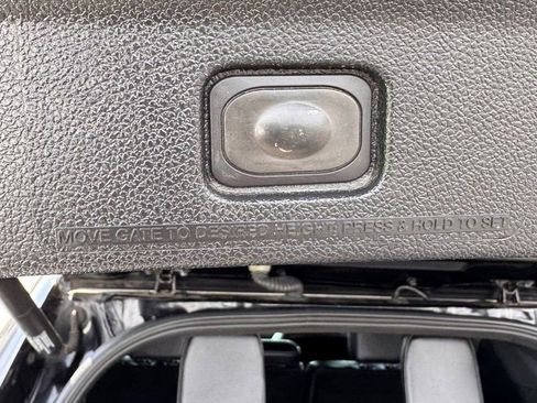 Used 2018 Ford Explorer Limited AWD/4WD image 17