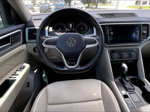 Used 2021 Volkswagen Atlas SE w/ Panoramic Sunroof Package FWD image 8