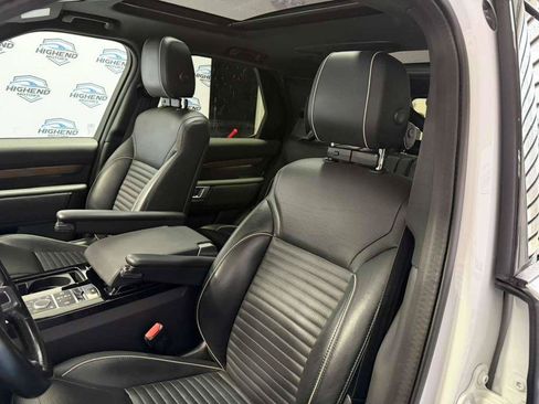 Used 2020 Land Rover Discovery HSE AWD/4WD image 9