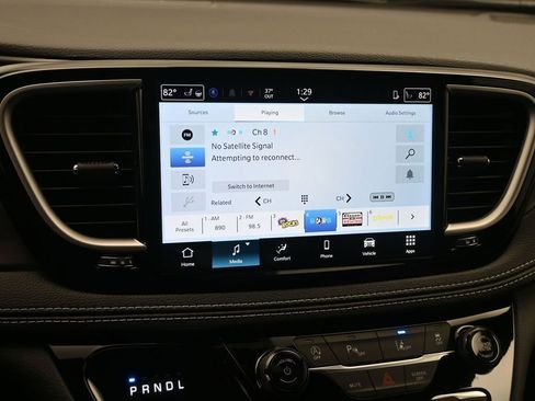 New 2026 Chrysler Pacifica Select image 12