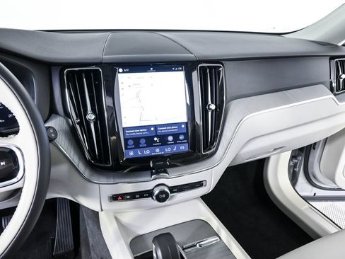 Certified 2024 Volvo XC60 B5 Plus AWD/4WD image 14