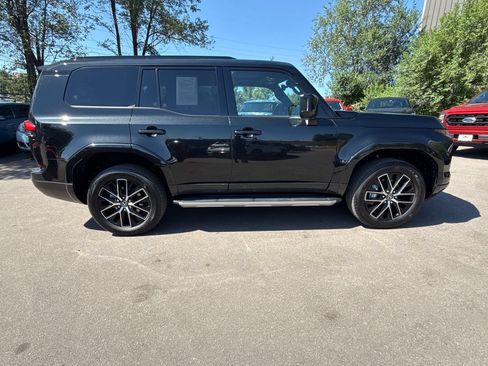 Used 2026 Lexus GX 550 w/ Accessory Package (2T) AWD/4WD image 8