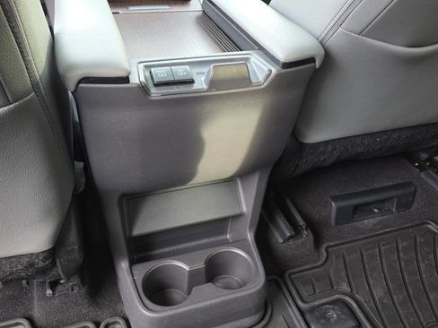 Used 2022 Toyota Sienna XLE image 15