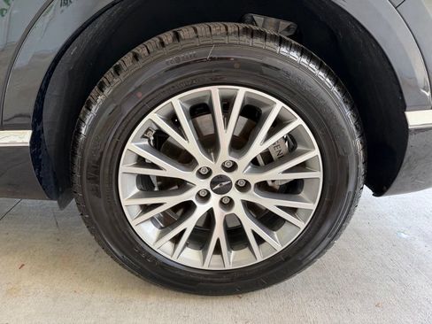 Used 2025 Genesis GV80 2.5T Standard AWD/4WD image 16