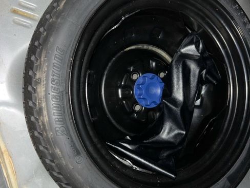 Used 2012 Toyota Yaris Sedan image 22