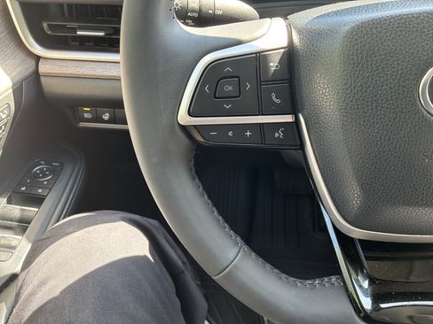 Used 2024 Toyota Grand Highlander Limited image 19