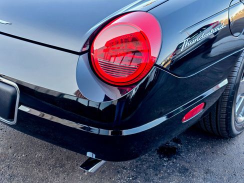 Used 2002 Ford Thunderbird image 18