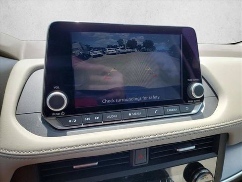 Used 2023 Nissan Rogue SV FWD image 19