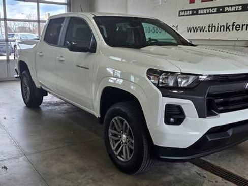 Used 2024 Chevrolet Colorado LT w/ LT Convenience Package II image 9