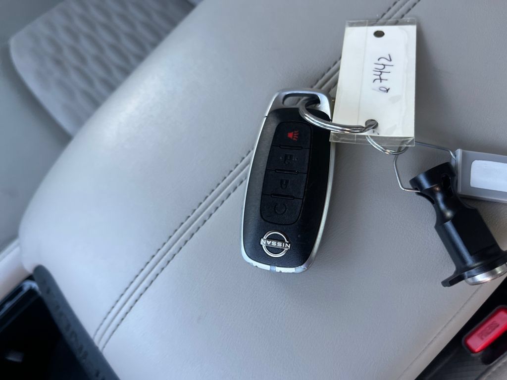 Used 2024 Nissan Pathfinder SV FWD image 25