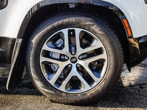 Used 2024 Land Rover Defender 110 X-Dynamic SE image 11