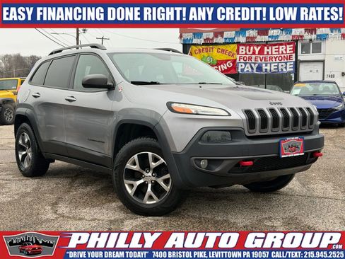 Used 2016 Jeep Cherokee Trailhawk w/ Comfort & Convenience Group AWD/4WD image 1