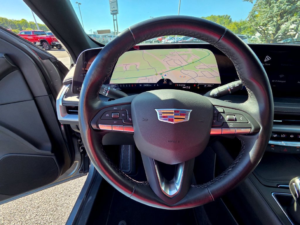 Used 2025 Cadillac XT4 Premium Luxury AWD/4WD image 17