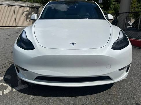 Used 2023 Tesla Model Y Long Range AWD/4WD image 2