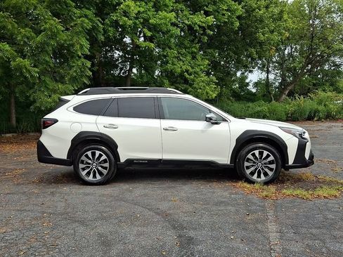 Certified 2023 Subaru Outback Touring AWD/4WD image 10