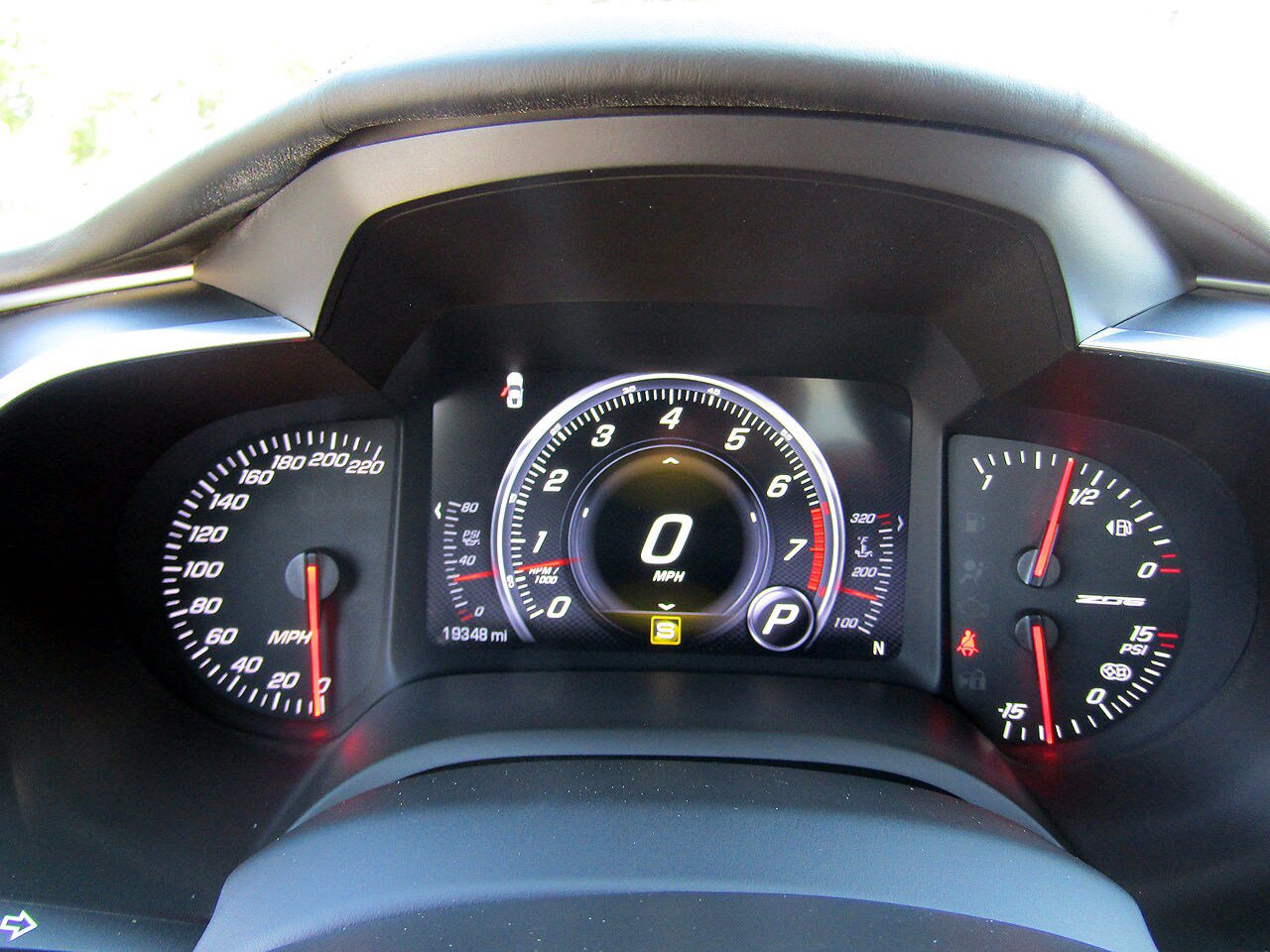 Used 2016 Chevrolet Corvette Z06 w/ 3LZ Preferred Equipment Group RWD image 18