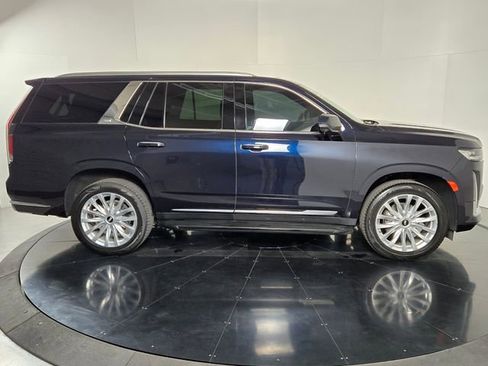 Used 2023 Cadillac Escalade Luxury image 7
