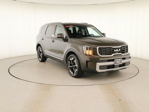 Used 2024 Kia Telluride S FWD image 10