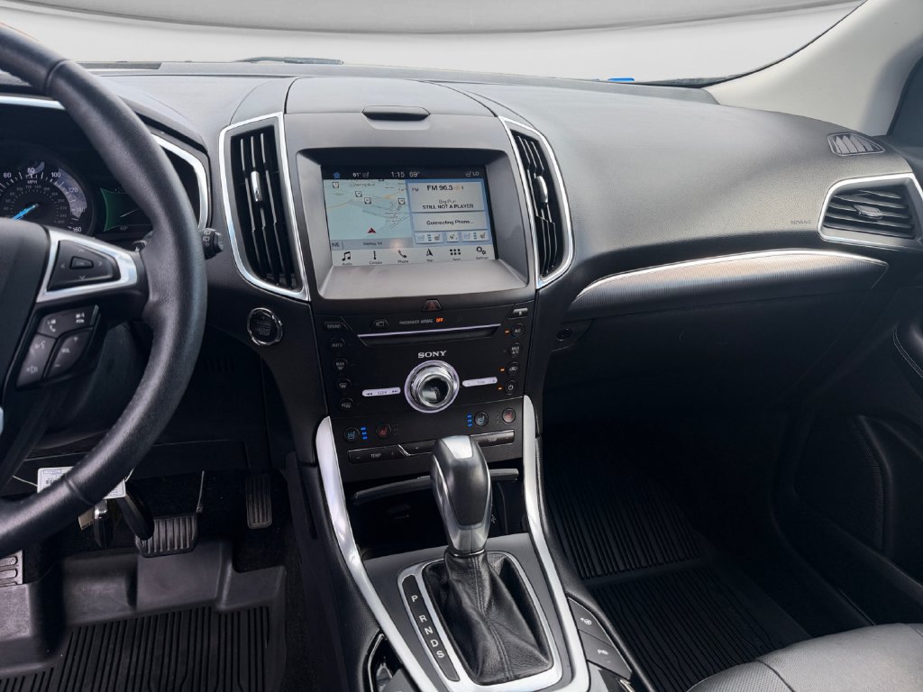 Used 2018 Ford Edge Titanium w/ Equipment Group 302A AWD/4WD image 12